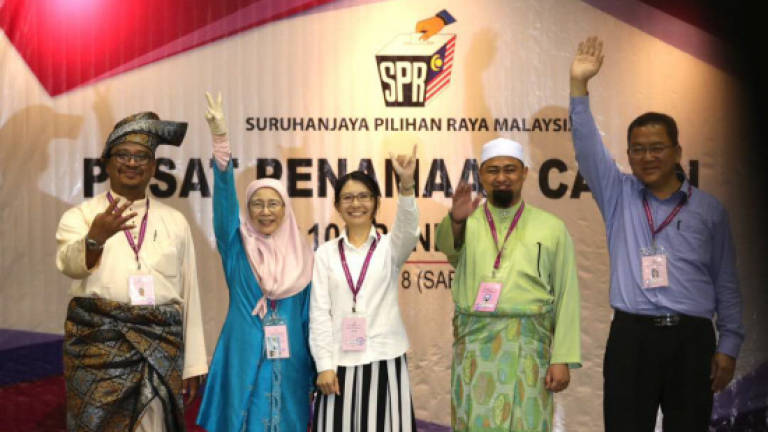 Wan Azizah to face five-cornered fight in Pandan