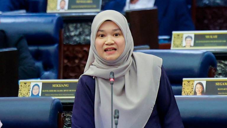 Gambar tujuan representasi sahaja: Menteri Pendidikan Fadhlina Sidek - BERNAMa