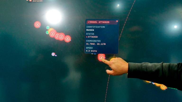 Personnel at the Sumud Nusantara Control Centre (SNCC) are actively updating the latest status of the Global Sumud Flotilla (GSF) mission and information on the Malaysians who were intercepted and lost contact while en route to Gaza. – BERNAMA