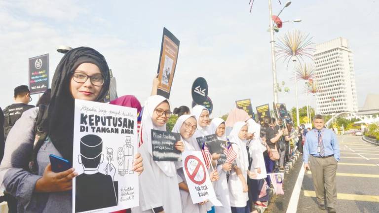 Nurul Iftida said teenage sex education is important in order to learn about the risk of pregnancy, adding that girls may not be physically or emotionally ready for intercourse at an early age. – SUNPIC