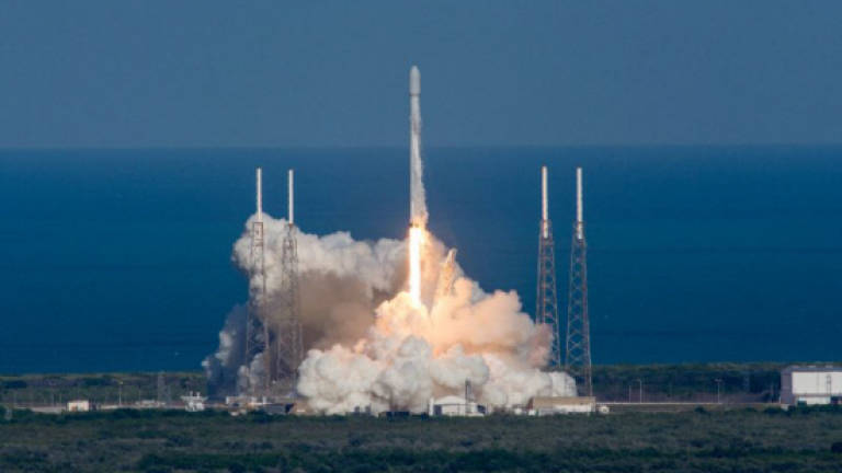 SpaceX makes fourth successful rocket landing