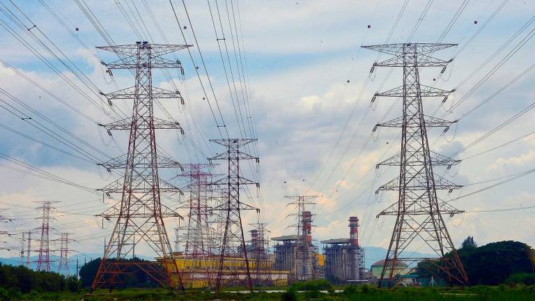 The Asean Power Grid facilitates cross-border electricity trade, enabling countries to optimise regional resources such as hydropower and solar power, while reducing reliance on fossil fuels. – MASRY CHE ANI/THESUN