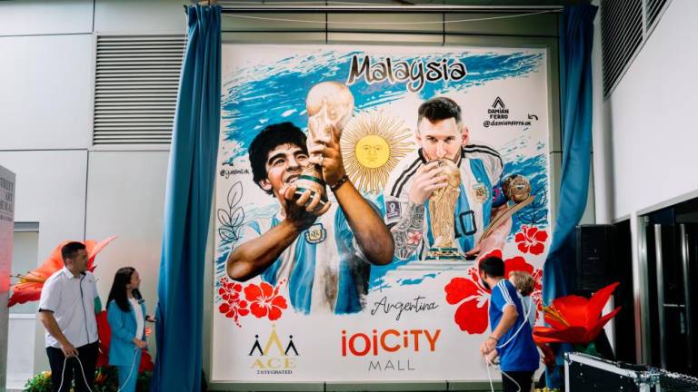 Mural art exhibition in Putrajaya celebrate Argentinian football legends