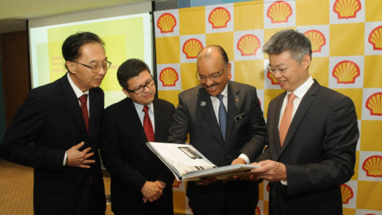 Shell Malaysia awards scholarships to top students