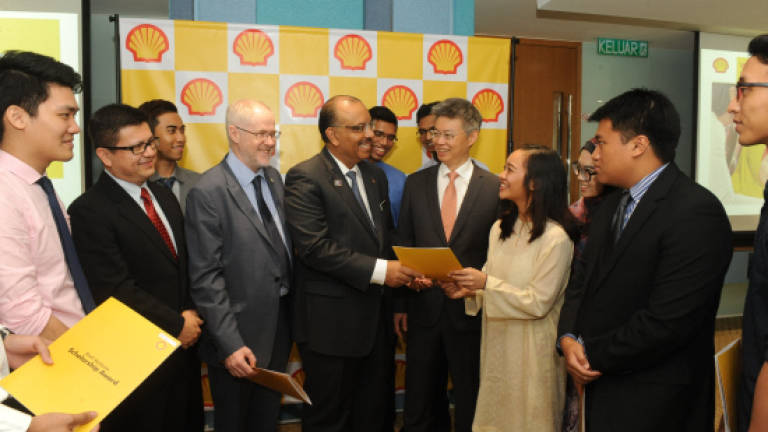 Shell Malaysia awards scholarships to top students