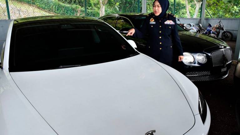 Pengarah Jabatan Pengangkutan Jalan (JPJ) Melaka Siti Zarina Mohd Yusop. - fotoBERNAMA