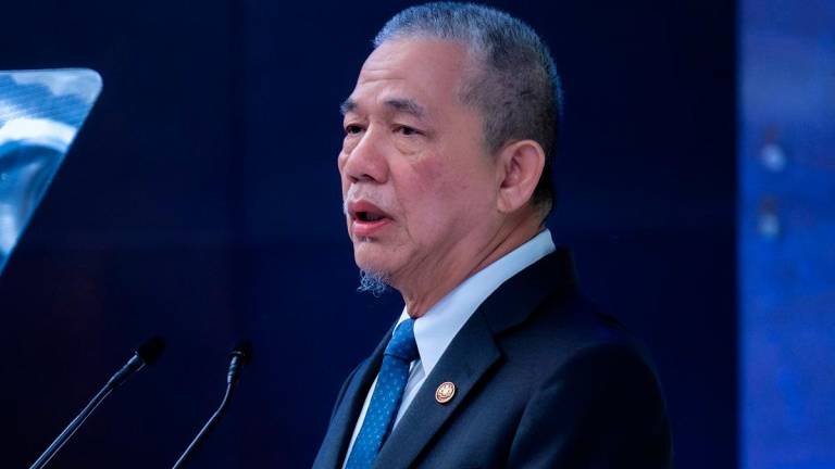 Timbalan Perdana Menteri yang juga Menteri Peralihan Tenaga dan Transformasi Air Datuk Seri Fadillah Yusof. - fotoBERNAMA