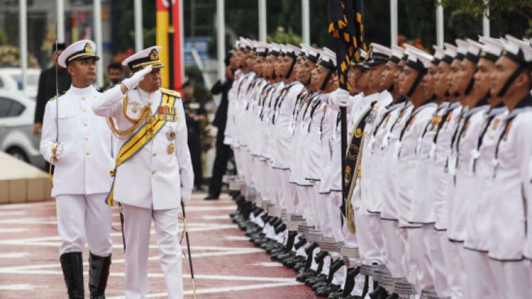 Sultan Nazrin attends state-level warrior's day celebration (Updated)