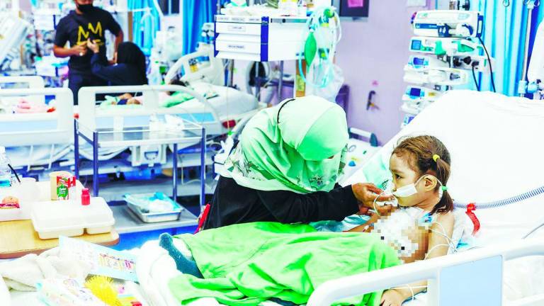 For children’s heart surgeries, the situation is even more worrisome, with 603 cases on the waiting list and an average wait time of 21 months. – BERNAMAPIX