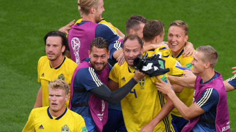 Sweden power into World Cup last 16 by beating Mexico