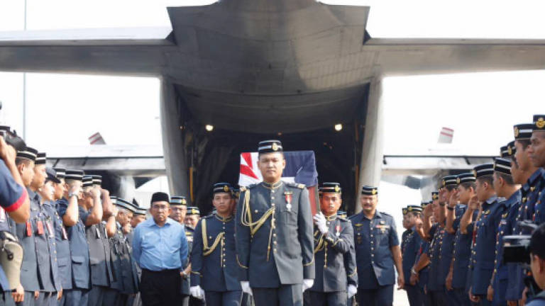 Pilots' remains arrive at Kuantan TUDM base for funeral arrangements