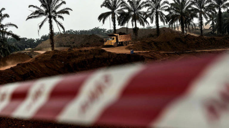 MACC seizes bauxite stockpiles in Pahang