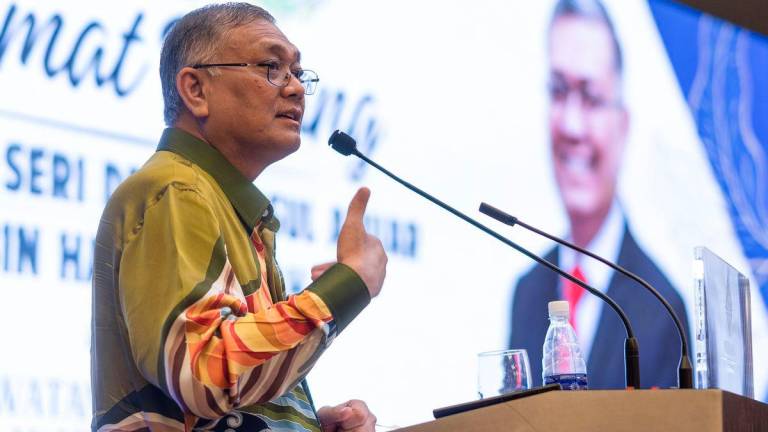 Deputy Home Minister Datuk Seri Dr Shamsul Anuar Nasarah - Bernamapix