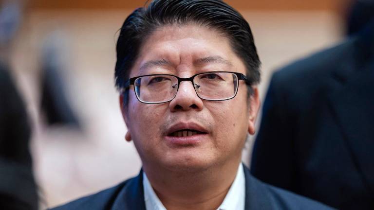 Menteri Pembangunan Usahawan dan Koperasi Datuk Ewon Benedick. - fotoBERNAMA