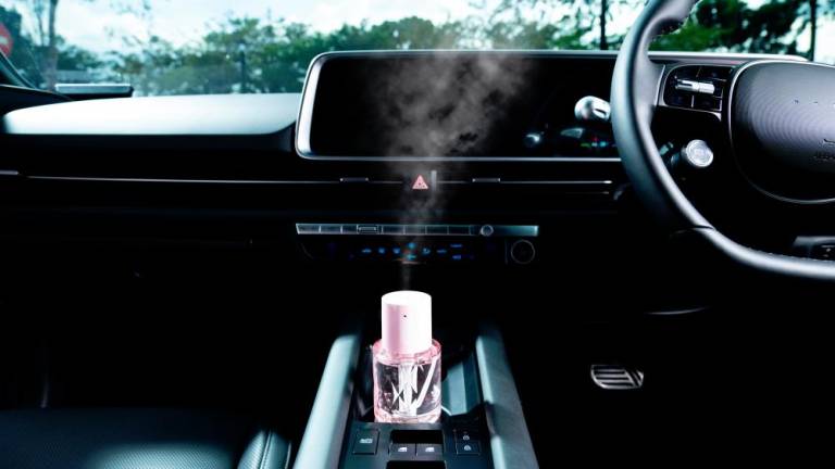 VANZO smart car diffuser launched