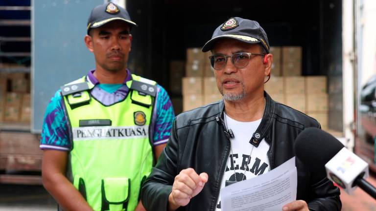 Kelantan KPDN director Azman Ismail. - BERNAMApix