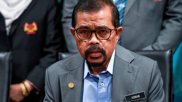 Presiden Kongres Kesatuan Pekerja-Pekerja Di Dalam Perkhidmatan Awam (CUEPACS), Datuk Adnan Mat. - fotoBERNAMA