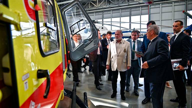 Yang di-Pertuan Agong Sultan Ibrahim berkenan berangkat melawat Kazan Helicopter Plant (KHP), yang merupakan antara pengeluar helikopter terbesar di dunia.- BERNAMA