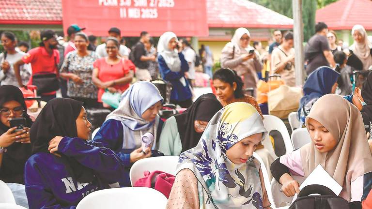 Anuar proposed that participants continue their studies during the programme under trained educators, with a strict ban on social media and gaming to break unhealthy habits. – BERNAMAPIC