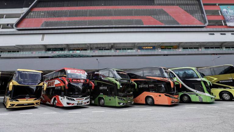 The atmosphere around the Gombak Integrated Terminal (TBG) after it was officially launched by Prime Minister Datuk Seri Anwar Ibrahim today. – BERNAMA