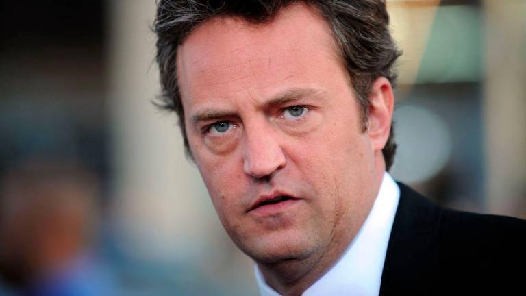 Actor Matthew Perry arrives at the Los Angeles premiere of 17 Again at the Grauman's Chinese Theater in Hollywood, California, April 14, 2009. AFPPIX