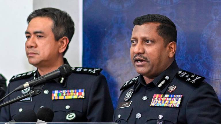 Bukit Aman Narcotics Criminal Investigation Department Director, Datuk Omar Khan, speaks at a press conference on the department’s success in arresting five individuals — including a married couple — suspected of being involved in drug trafficking activities during separate operations around Gombak and Wangsa Maju on Monday and Tuesday. – BERNAMA
