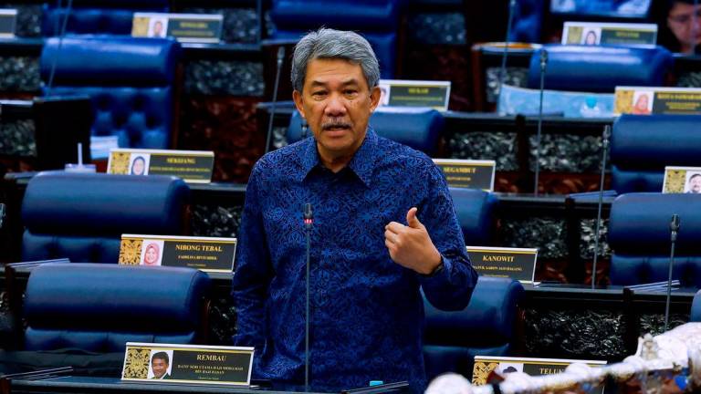 Menteri Luar Negeri merangkap Ahli Parlimen Rembau Datuk Seri Mohamad Hasan pada sesi pertanyaan-pertanyaan bagi jawab lisan ketika Mesyuarat Kedua, Penggal Keempat Parlimen ke-15 Dewan Rakyat di Bangunan Parlimen hari ini- BERNAMA