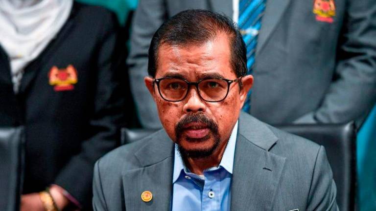Datuk Dr Adnan Mat - BERNAMA