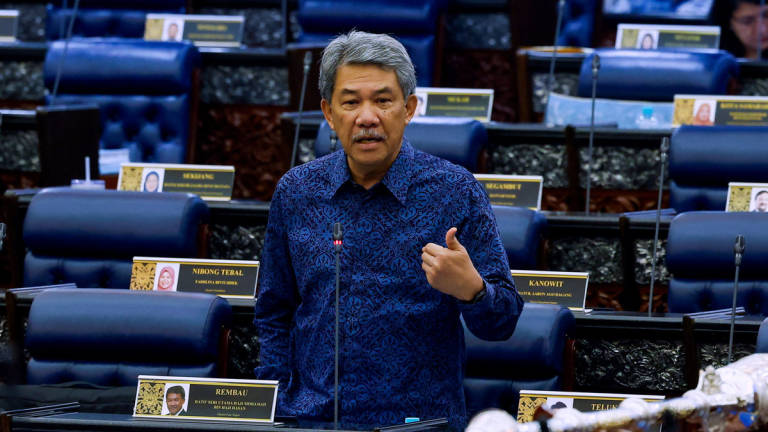 Foreign Minister and Member of Parliament for Rembau, Datuk Seri Mohamad Hasan, during the oral question-and-answer session at the Second Meeting of the Fourth Session of the 15th Parliament in the Dewan Rakyat at the Parliament Building today. – BERNAMA