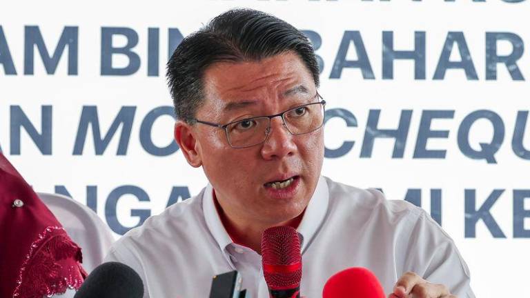 Menteri Perumahan dan Kerajaan Tempatan Nga Kor Ming bercakap pada sidang media pada Majlis Penyerahan Kunci Rumah Mesra Rakyat (RMR) dan Program Bina Baharu Rumah di Bandar serta Simbolik Penyerahan Replika Cek Peruntukan Pembangunan dan Perancangan Demi Kesejahteraan Rakyat Pahang di sini hari ini - fotoBERNAMA