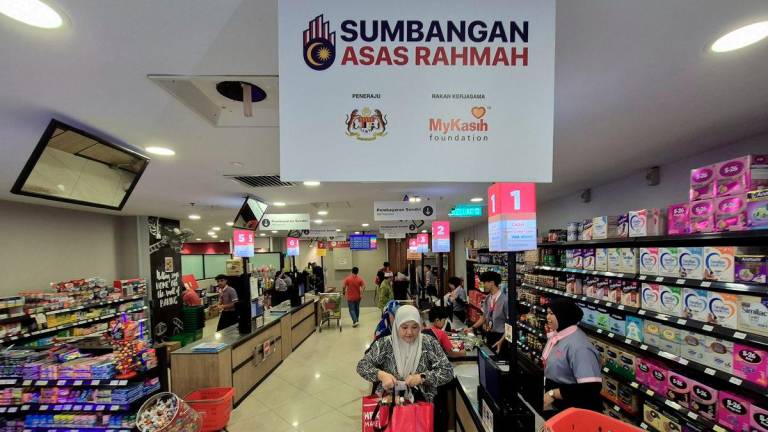 The Prime Minister, Datuk Seri Anwar Ibrahim, announced yesterday a one-off payment of RM100 to all adult citizens aged 18 and above through MyKad, under the Basic Rahmah Contribution (SARA) programme. - BERNAMA
