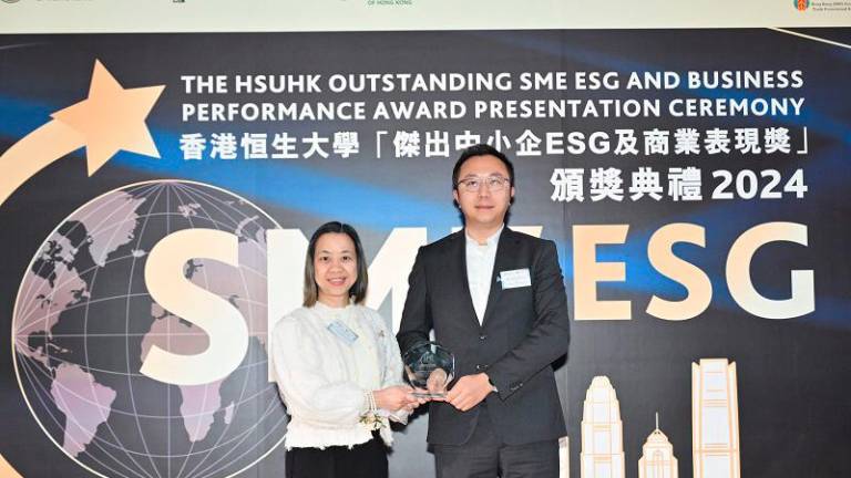 Mr. Wang Chunsheng, the Chief Executive Officer of Novautek received the award