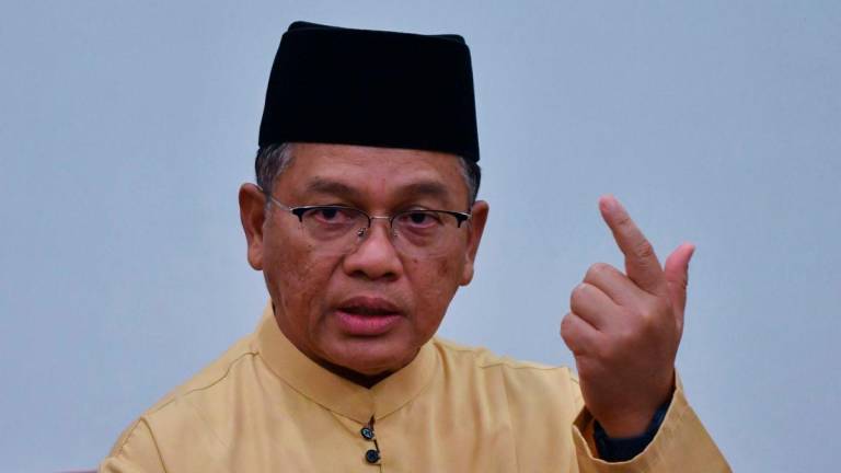 Menteri di Jabatan Perdana Menteri (Hal Ehwal Agama) Datuk Dr Mohd Na’im Mokhtar ditemui pemberita pada Program Rai Ummah Bersama Komuniti hari ini-BERNAMA