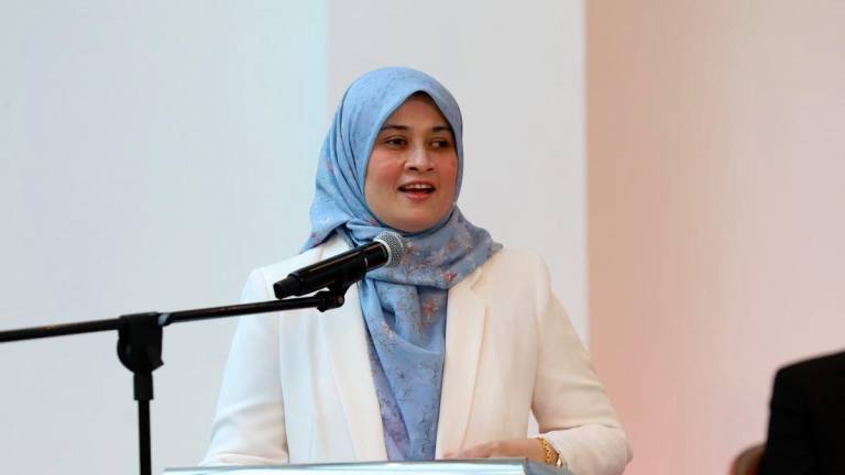 Naib Canselor UTeM Prof Ts Dr Massila Kamalrudin - FACEBOOKpix