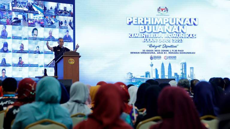Communications Minister Datuk Fahmi Fadzil delivered a speech at the Ministry of Communications’ Monthly Assembly for August 2025 at Menara Komunikasi today. – BERNAMA