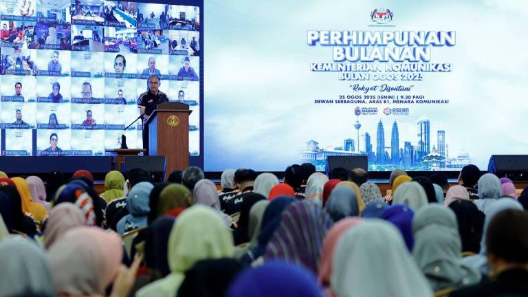 Communications Minister Datuk Fahmi Fadzil delivered a speech at the Ministry of Communications’ Monthly Assembly for August 2025 at Menara Komunikasi today. – BERNAMA