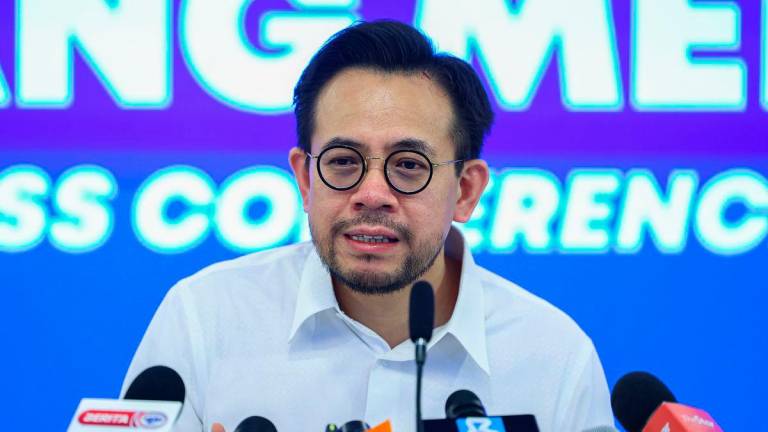 Menteri Sumber Manusia Steven Sim - fotoBERNAMA