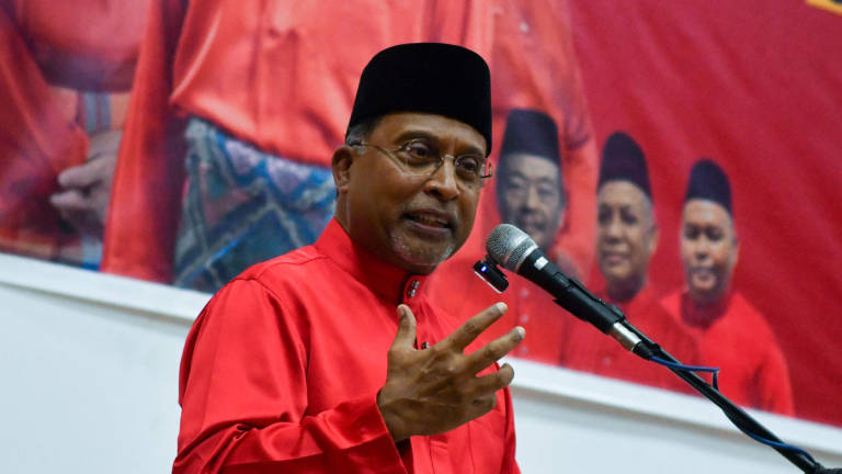 UMNO Supreme Council Member, Datuk Seri Dr Zambry Abd Kadir, delivered the opening speech at the 2025 UMNO Jeli Division Delegates’ Meeting, held at the UMNO Jeli Complex, Bukit Nangka, yesterday. - BERNAMA
