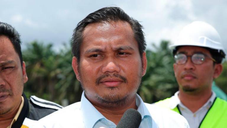 Johor Public Works, Transport, Infrastructure, and Communications Committee chairman, Mohamad Fazli Mohamad Salleh - BERNAMApix