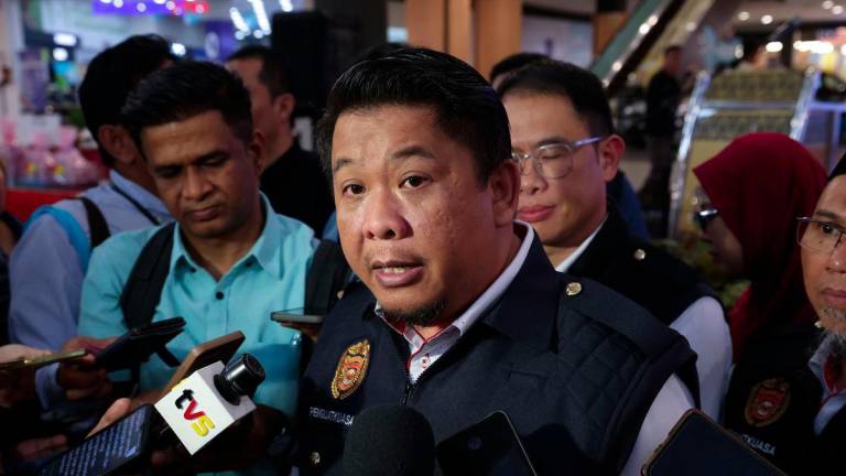 Deputy Health Minister Datuk Lukanisman Awang Sauni - BERNAMAPIX
