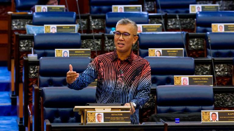 Menteri Pelaburan, Perdagangan dan Industri Tengku Datuk Seri Zafrul Abdul Aziz pada sesi pertanyaan-pertanyaan bagi jawab lisan ketika Mesyuarat Kedua, Penggal Keempat Parlimen ke-15 Dewan Rakyat di Bangunan Parlimen hari ini- BERNAMA