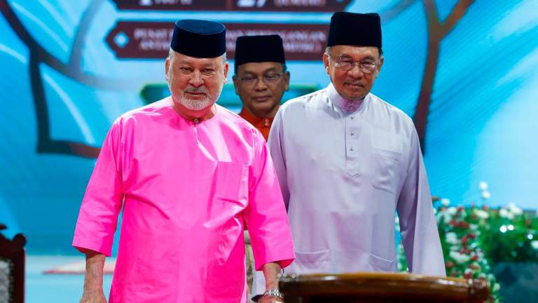 Yang di-Pertuan Agong, Sultan Ibrahim, berkenan berangkat menyempurnakan Majlis Sambutan Maal Hijrah Peringkat Kebangsaan 1447H/2025M di Pusat Perdagangan dan Pameran Antarabangsa Malaysia (MITEC), hari ini - BERNAMA