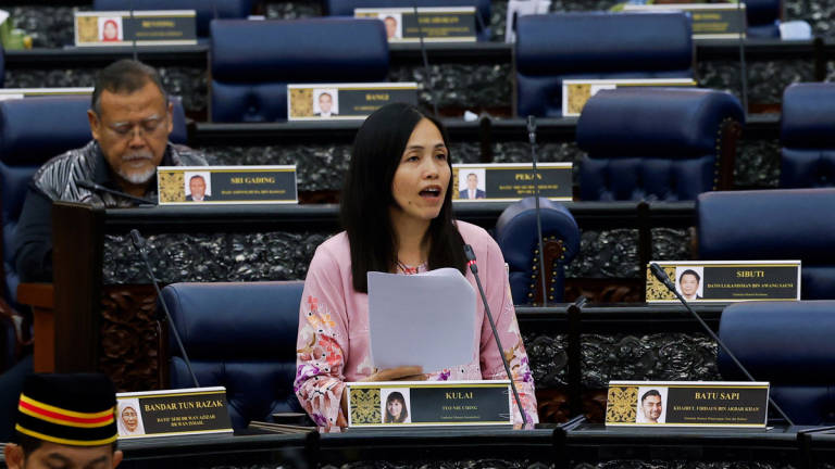 Deputy Minister of Communications, Teo Nie Ching, during the oral question-and-answer session at the Second Meeting of the Fourth Session of the 15th Parliament in the Dewan Rakyat at the Parliament Building today. – BERNAMA