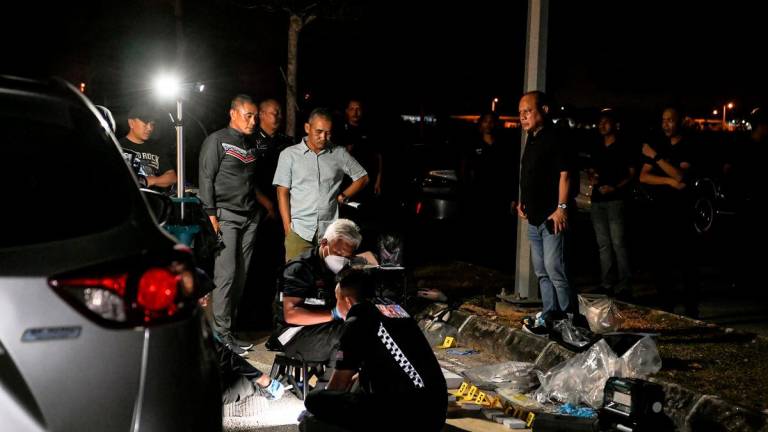 Polis menembak mati seorang lagi lelaki disyaki penjenayah yang mempunyai kaitan dengan dua lelaki yang ditembak mati di Jitra, pagi semalam - BERNAMA