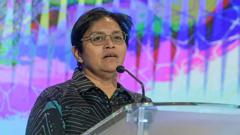 The Minister in the Prime Minister’s Department (Law and Institutional Reform), Datuk Seri Azalina Othman Said, delivered a speech at the Islamic Arbitration Conference 2025 at the AIAC Auditorium, Sulaiman Building today. – BERNAMA