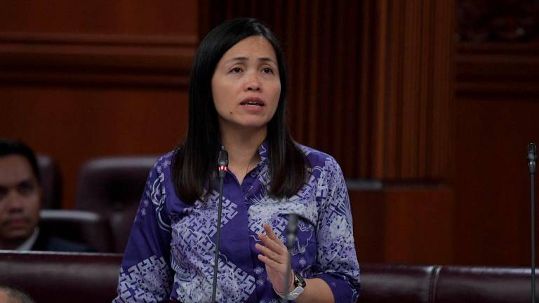 Timbalan Menteri Komunikasi Teo Nie Ching pada Mesyuarat Pertama Penggal Keempat Parlimen ke-15 di Dewan Negara hari ini - BERNAMA