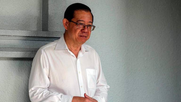 Bekas Ketua Menteri Pulau Pinang, Lim Guan Eng hadir di Kompleks Mahkamah Kuala Lumpur hari ini bagi prosiding perbicaraan kes rasuah terowong dasar laut di Pulau Pinang yang dihadapi beliau. - fotoBERNAMA