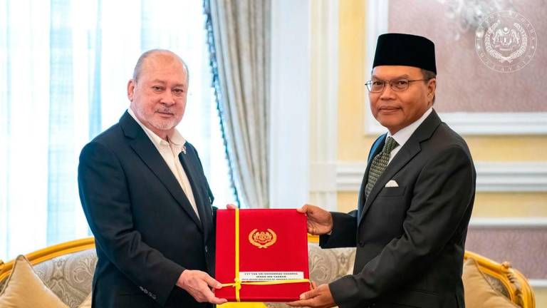 Yang di-Pertuan Agong Sultan Ibrahim berkenan berangkat menyempurnakan Pengurniaan Surat Cara Pelantikan Duta Besar Malaysia ke Amerika Syarikat di Istana Negara, pada Jun 3.ROYAL OFFICE COURTESY PIC