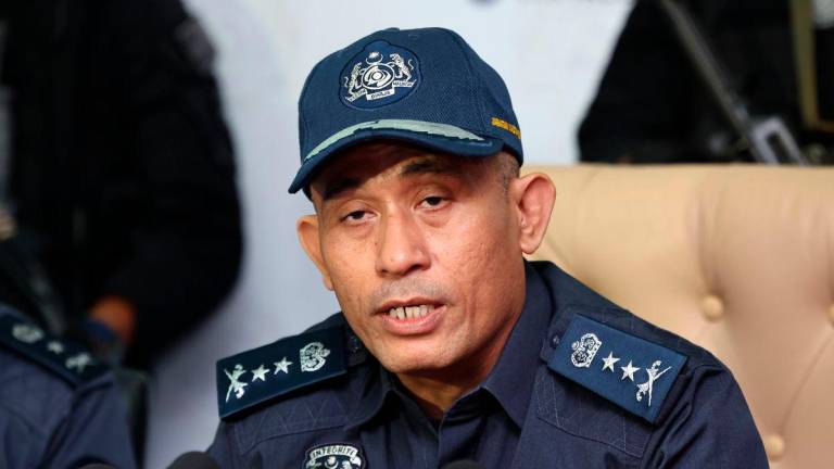 Kastam Johor rampas morfin 10.19kg bernilai RM955,687 dari Hong Kong disorok dalam parcel kurier; lima kes dikesan tahun ini. fotoBERNAMA