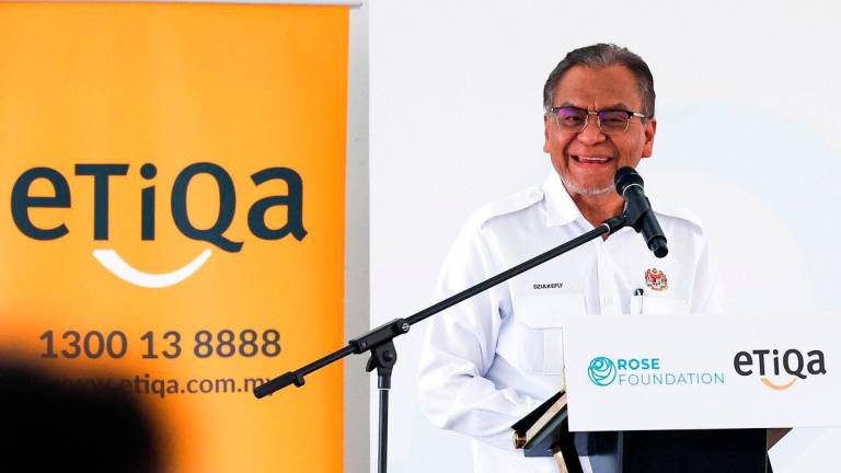 Minister of Health Datuk Seri Dr Dzulkefly Ahmad deliver his speech during the Launch of Phase 5 Etiqa's Free Cervical Screening Programme with ROSE Foundation at Tadika On Pong today.- BERNAMAPIX